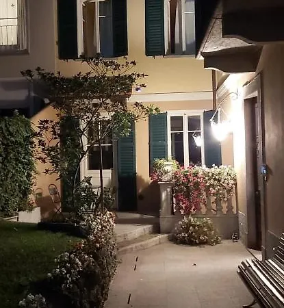 מלון דירות Casa Lari סטרסה