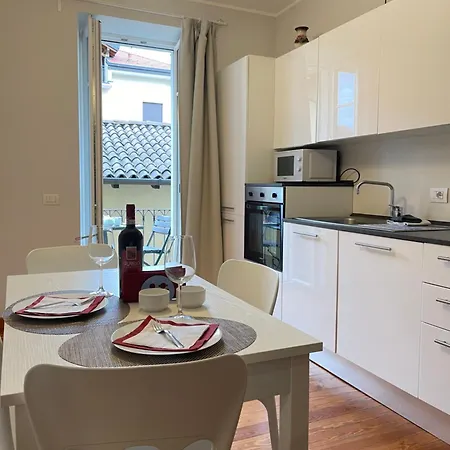 Casa Lari Apart Otel Stresa