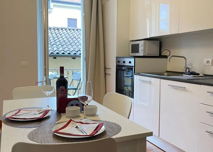 Casa Lari Lejlighedshotel Stresa
