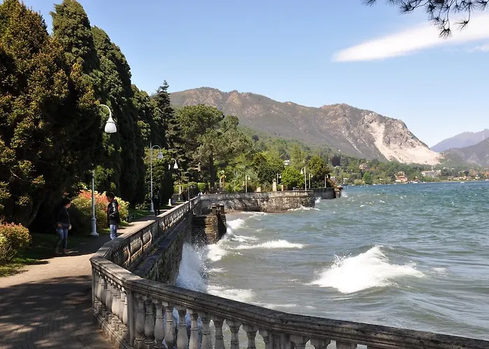 Casa Lari Apart Otel Stresa